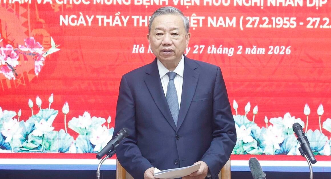 TỔNG BÍ THƯ TÔ LÂM GÂY ẤN TƯỢNG KHI ĐẾN THĂM VÀ CHÚC MỪNG BỆNH VIỆN HỮU NGHỊ NHÂN NGÀY THẦY THUỐC VIỆT NAM 71 NĂM