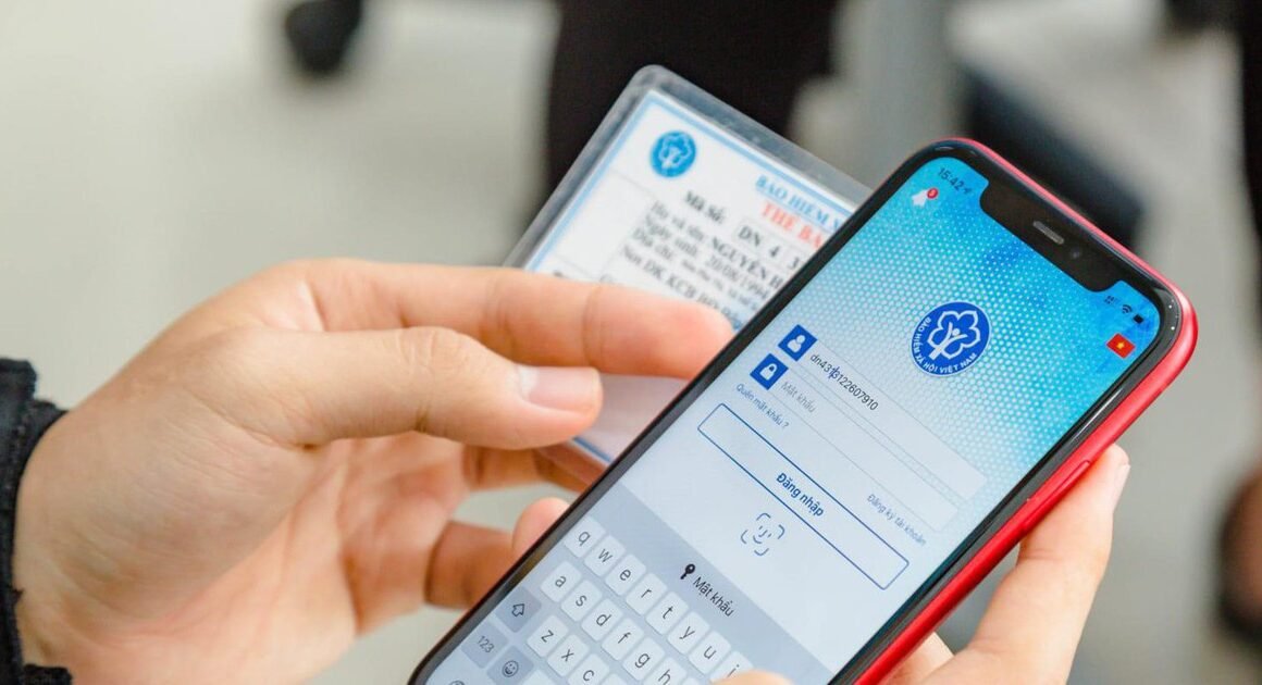 KHÁM PHÁ BƯỚC NGÀY MÀ BẠN SỬ DỤNG ỨNG DỤNG ĐIỆN TỬ ĐỂ QUẢN LÝ BHXH VÀ BHYT CHI TIẾT, TIỆN LƠI NHƯ THẾ NÀO?