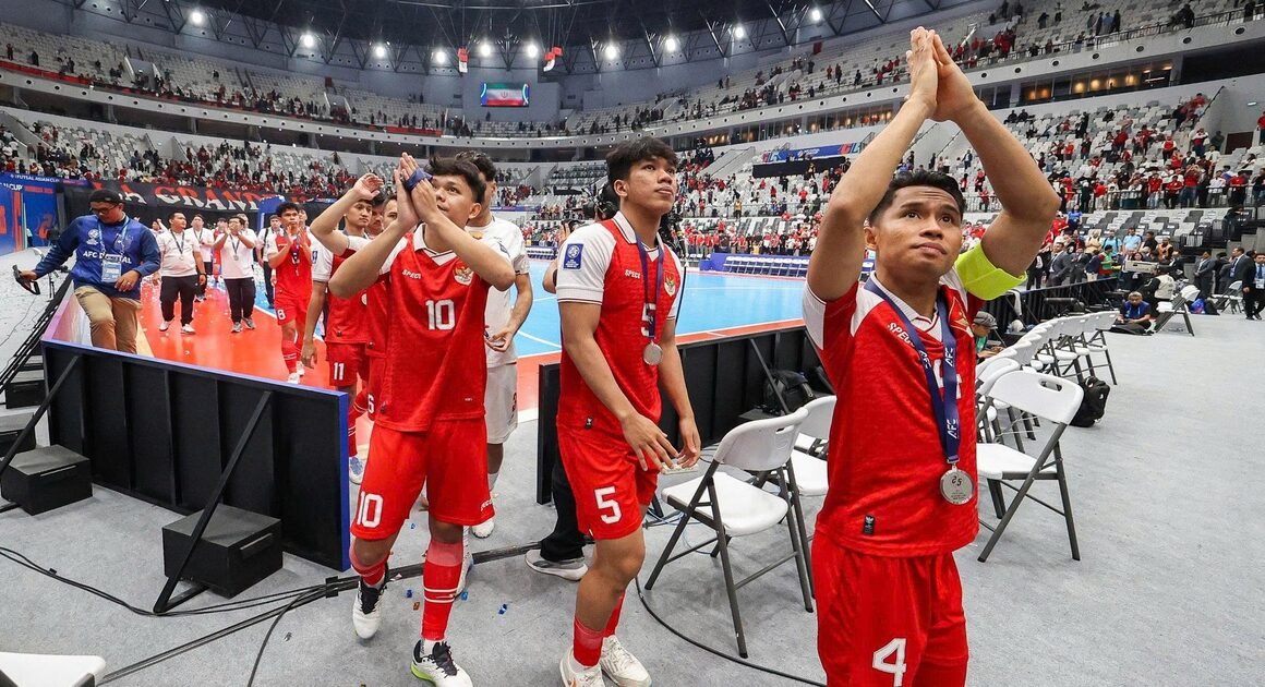 INDONESIA VƯƠN TẦM LỊCH SỬ, NHƯNG BỊ ÁN PHẠT KHỦNG TỪ AFC!