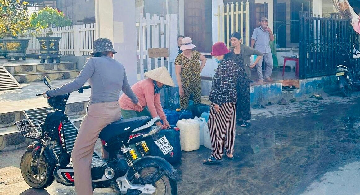 YẾU TỐ NƯỚC SẠCH DƯỚI ÁNH SÁNG CỦA NGÀY TẾT NGUYÊN ĐÁN BỊ ĐẨY VẤN ĐỀ NGHIÊM TRỌNG TRONG CÁC HƠN TRĂM HỘ DÂN XÓM CÙ LAO!