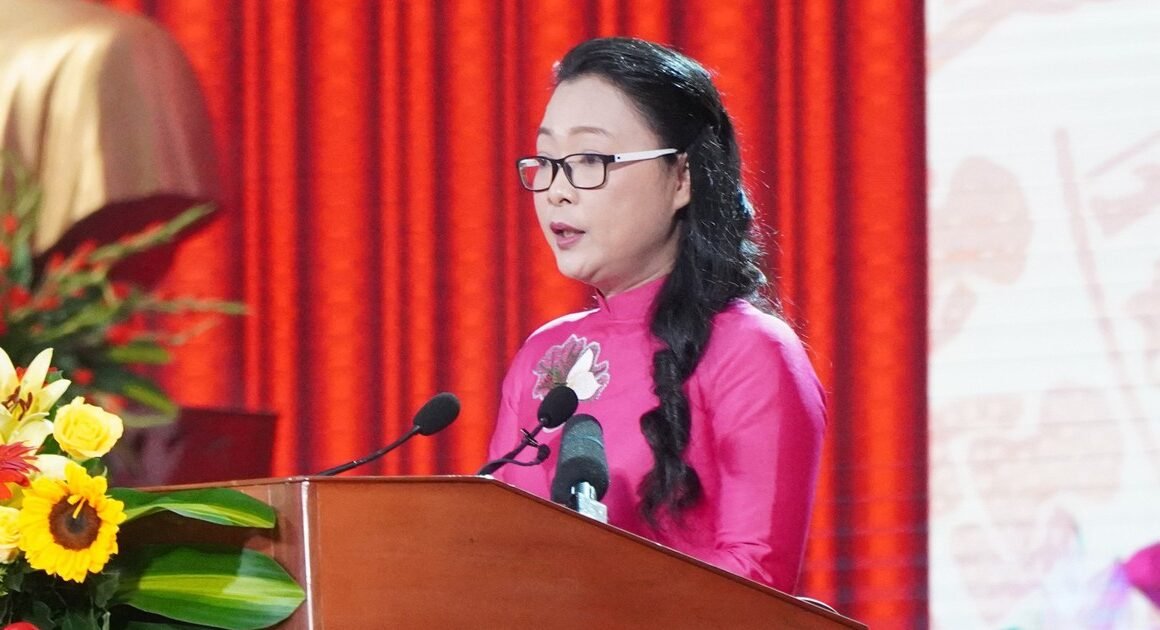 BÀ NGUYỄN THỊ QUYÊN THANH GẬT CHUYỂN TỪ VĨNH LONG LÊN VÀO NGŨ THƯỜNG TRƯỞNG BỘ GIÁO DỤC VÀ ĐÀO TẠO!