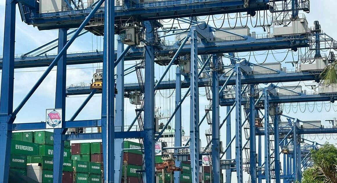 BÍ MẬT ĐƯỢC KIM KHẢI MỞ TÓM, HẢI QUAN CÓ CHIẾU HƯỚNG DẠO CHO TỶ LỆ THUẾ MỚI ?