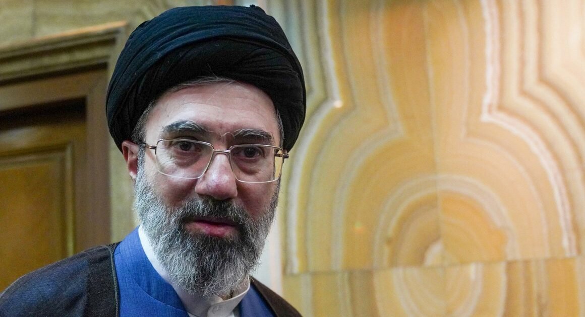 LÃNH ĐẠO IRAN CƯỜNG QUỲNH TRƯỚC ÁP LỰC, TỪ CHỐI GIẢI PHÁP HÒA BÌNH CHƯA ĐẾN KHI MỸ VÀ ISRAEL ĐỨNG RA CHO THẬT.