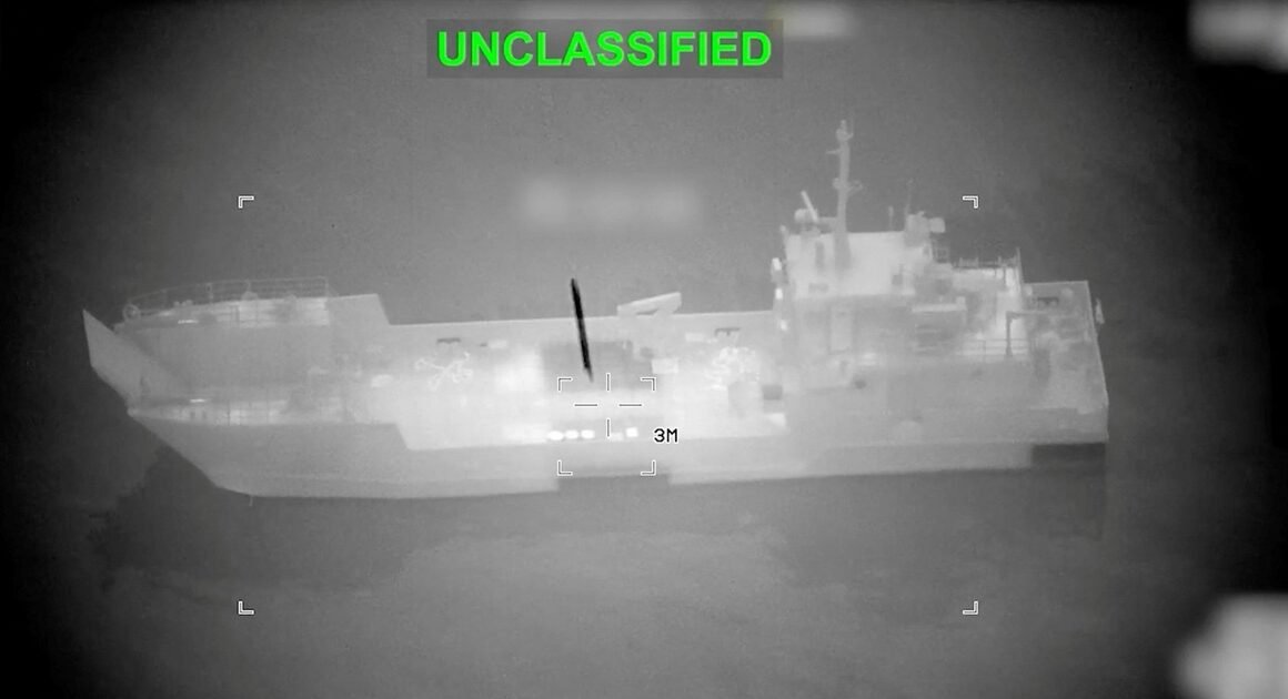 MỸ PHÁ HỦY NHIỀU TÀU RẢI THỦY LÔI CỦA IRAN Ở EO BIỂN HORMUZ, GÂY CHIẾC NGẠI NGÙI THEO DỌI VẬN CHUYỂN DẦU KHÍ QUỐC GIA?