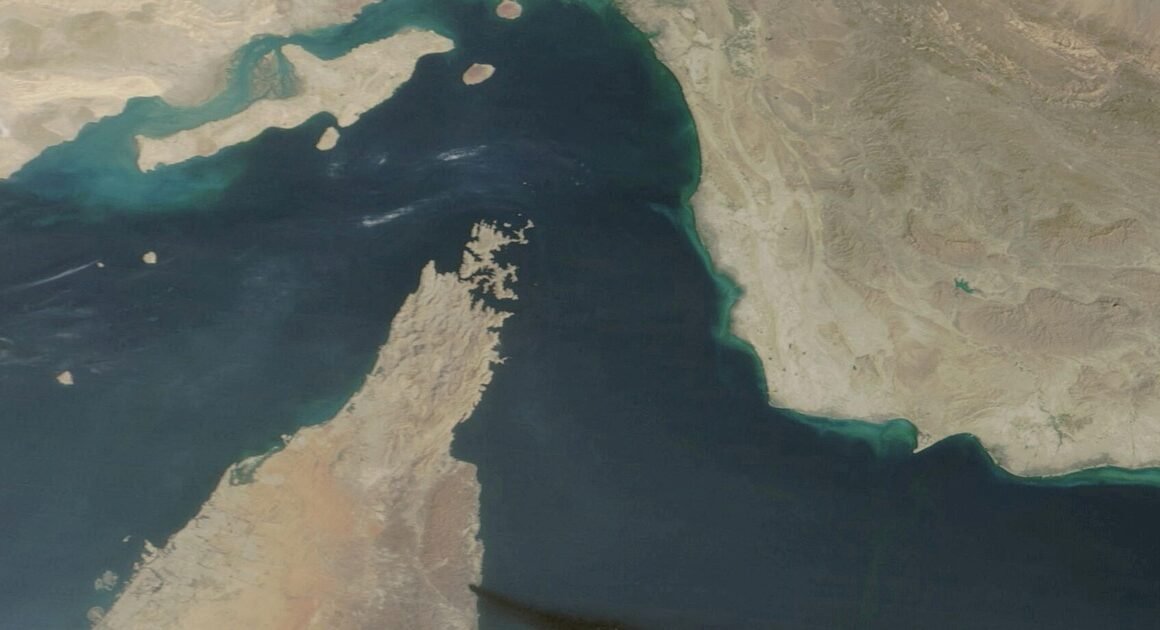 HÃY CHỜ XEM LIỆU CÁC ĐỒNG MINH CỦA MỸ CÓ XA LẠI GÂY XUNG ĐỘT Ở EO BIỂN HORMUZ KHÔNG!