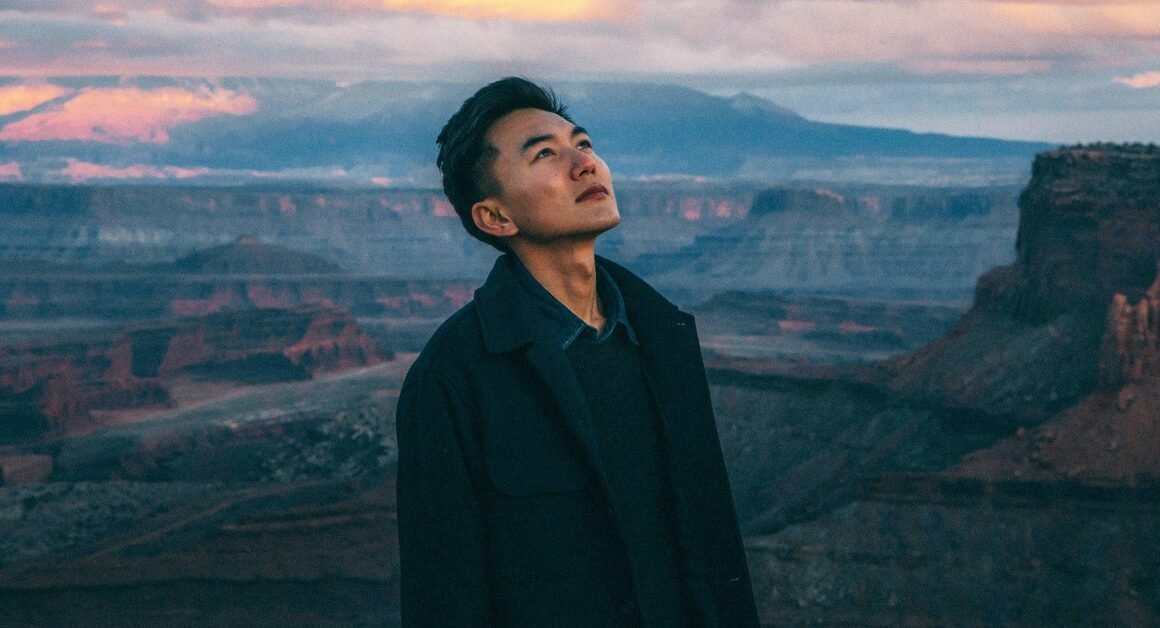 SỰ VỤ ĐANG XÂY RA CHIẾN TRANH TRÊN MẠNG XÃ HỘI, NHƯ THẾ NÀO SẮP DIỄN RAY?