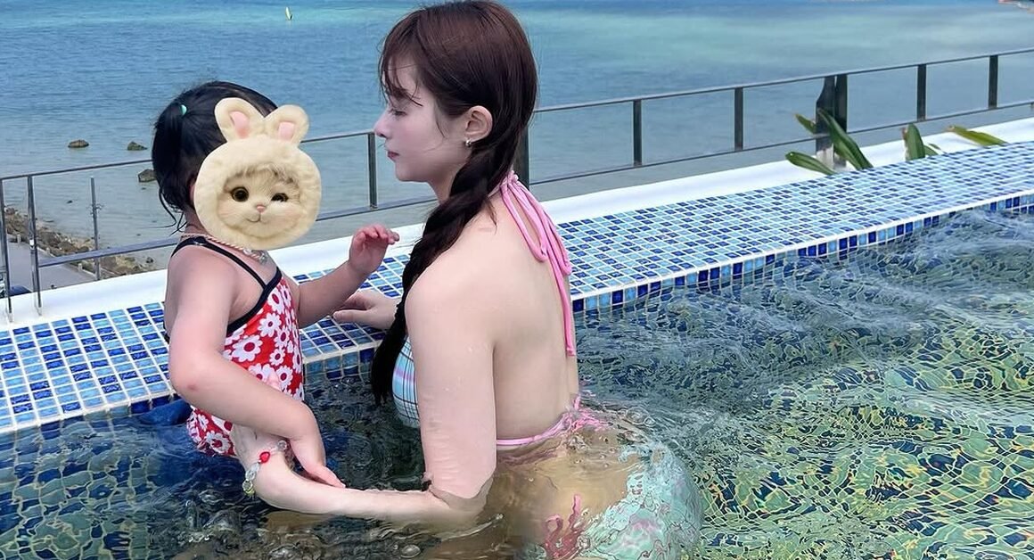 KHÔNG NGỜ, NỮ CA SĨ TRẺ TUỔI CÓ ĐẾN 2 CON MÀ VẪN SIZZLING TRONG NGHỀ NGHIỆP!