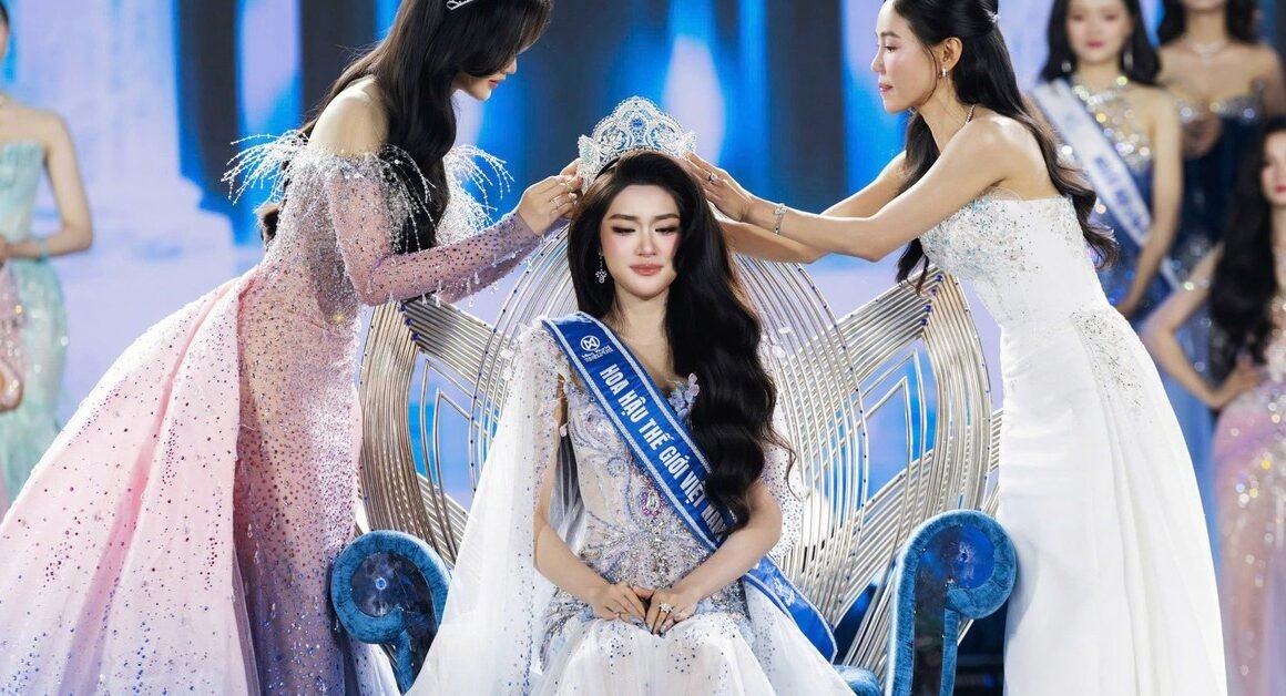 KHÓ AI NGỜ ĐƯỢC, PHẦN THI ỨNG XỬ CỦA HOA VÀ Á HẬU 1 MISS WORLD VIETNAM 2025 ĐÁNH GIÁ NHANH TẠI ĐÂY!
