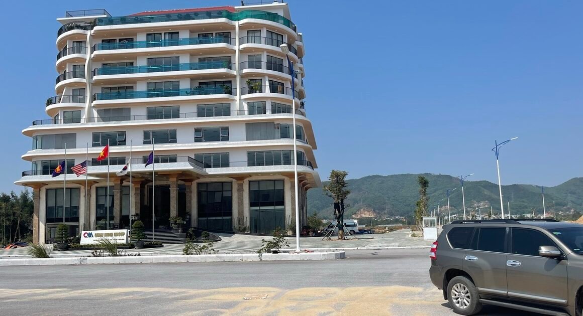 AI ĐANG CHỐT LẠI MƯỢN CÁT ĐEN TỪ VÙNG BIỂN VÂN ĐỒN: AI LÀ ÔNG TRÙM TÁC ĐỘNG NGẦM TẠI QUẢNG NINH?