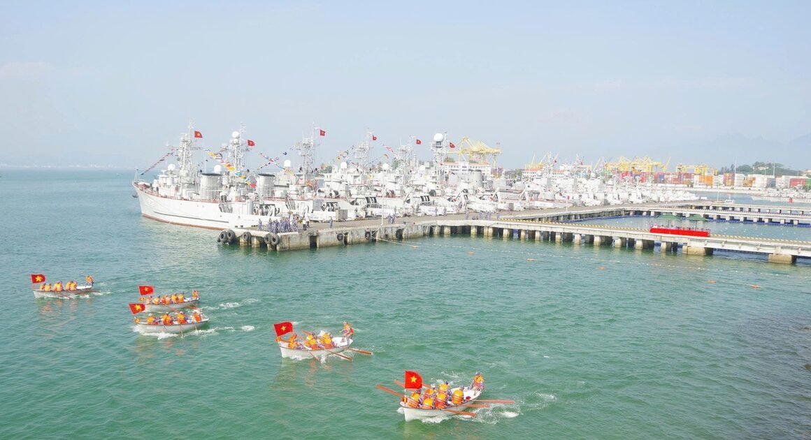 KHÍ THẾ HỒI CHIẾN SÔI ĐỘNG, CÁC ĐƠN VỊ HẢI QUÂN RA QUÂN CHUẨN BỊ CHO NĂM HUẤN LUYỆN 2026!