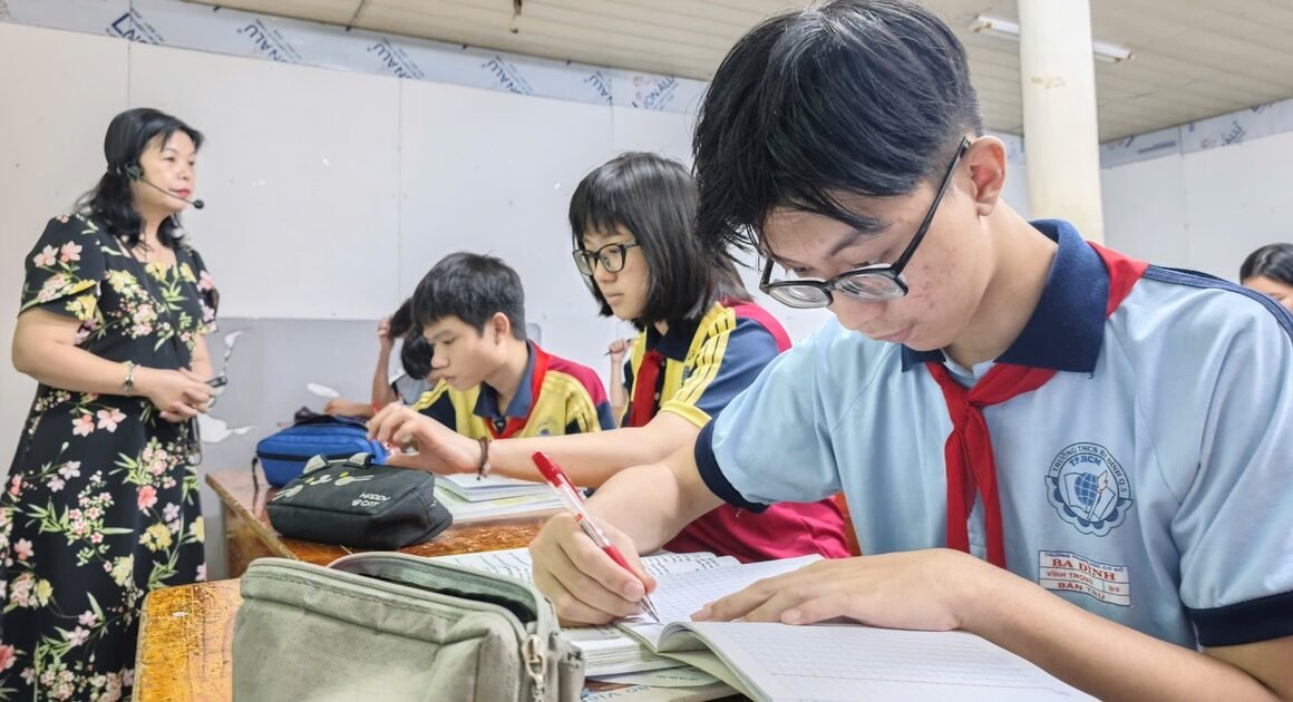 BẤT NGỜ TRONG TUYỂN SINH ĐẦU CẤP 2026-2027: NGƯỜI DÂN ĐANG HỐI HỢP VỀ CÁC CHỈ TIÊU VÀ PHÂN BỐ HỌC SINH SAU SÁT NHẬP KHOẢNH KHUẨN MỚI!