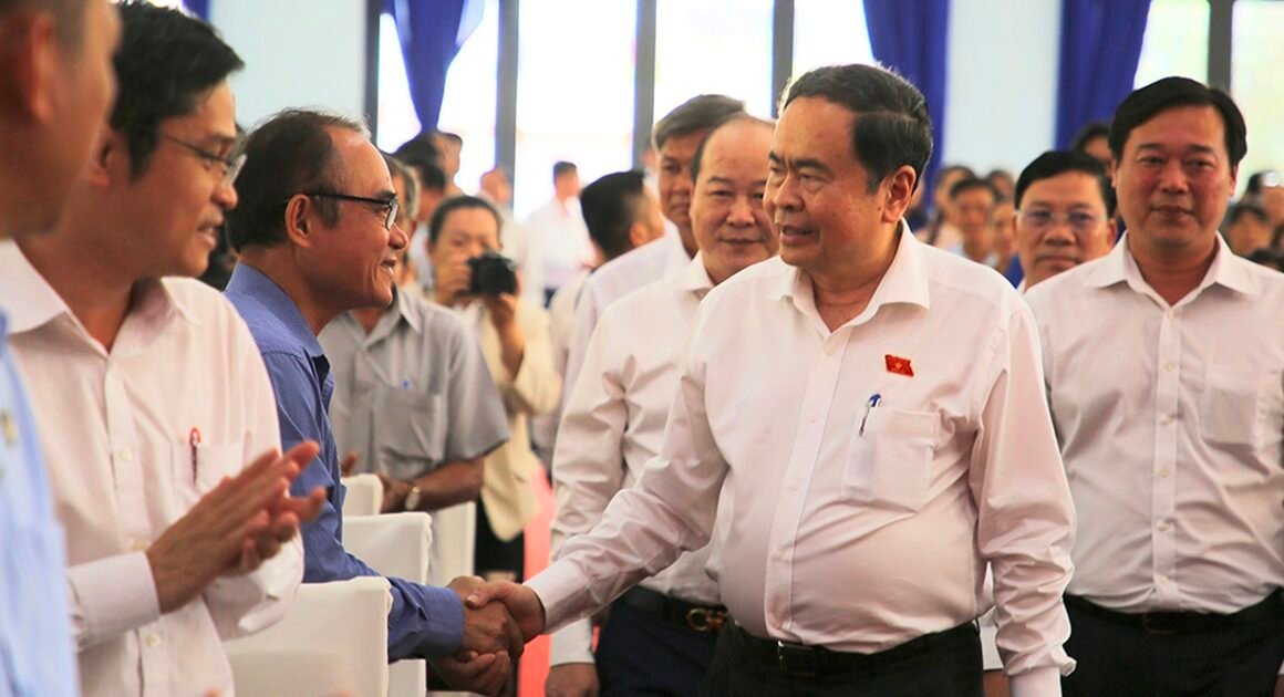 CHỦ TỊCH QUỐC HỘI TRẦN THANH MẪN ĐẶC BIỆT TIẾP XÚC CỬ TRI: BỨC XÚC VỀ NHỮNG ĐỀ XUẤT NỐI BẦU, GÓC NHÌN MỚI CHO ĐẠI ĐẠO ĐỨC VÀ PHÁT TRIỂN TPHCM