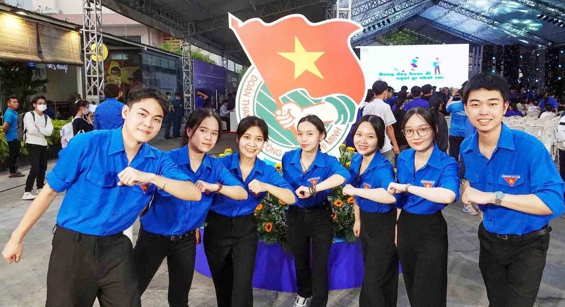 KHÁM PHÁ HÀNH TRình 95 NĂM CỦA ĐOÀN TNCS HỒ CHÍ MINH – HÀO HÙNG VÀ PHÁT TRIỂN KIỀU NỐI TRUYỀN THỐNG DÂN TỘC!