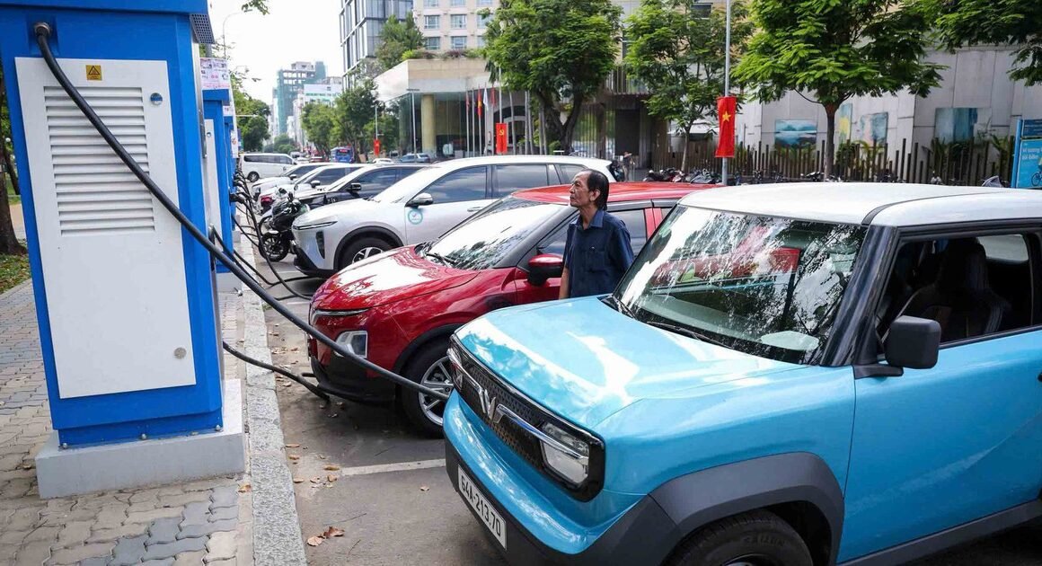 DÙ ĐÃ TRÍCH QUỸ BÌNH ỔN, GIÁ XĂNG DẦU VẪN TĂNG, VN CÓ DƯ ĐỊA GIẢM GIÁ CHO THỊ TRƯỜNG NỘI ĐỊA NHƯ THẾ NÀO?