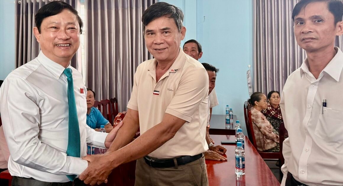 CỬ TRI ĐẠI ĐIỀU TƯỚI BÊN LĂNG GIAO NHẬN ĐƯỢC GÓC NHÌN CHẤT SẮC VỀ ĐIỀU GÌ ĐANG CHỜ ĐÓN TẠI CHIẾC NHIỆM KỲ MỚI CỦA QUỐC HỘI VÀ HĐND TP.HCM?