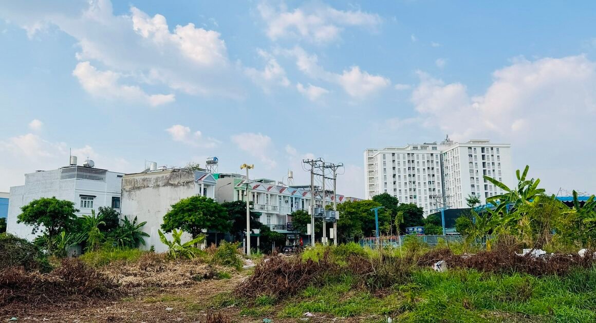 TẠI SAO 9 HỘ DÂN Ở PHÚ LỢI HỌC CÁCH ĐỢI ĐẤT TÁI ĐỊNH CƯ HÀNG CHỤC NĂM?