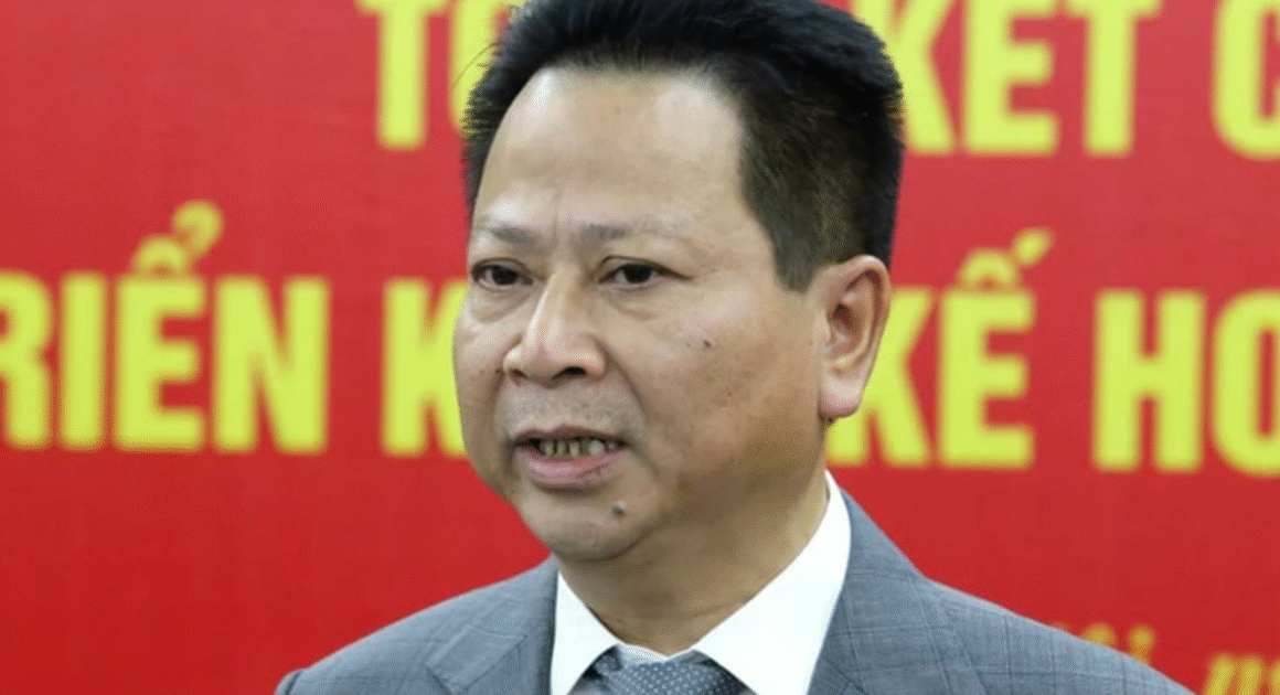 CON CỰU CỤC TRƯỞNG BỘ NN-PTNT TRỐN TRUY NÃ, VỢ NỘP LẠI 6,25 TỶ ĐỒNG ĐỂ TỪNGB ẬN TỘI!