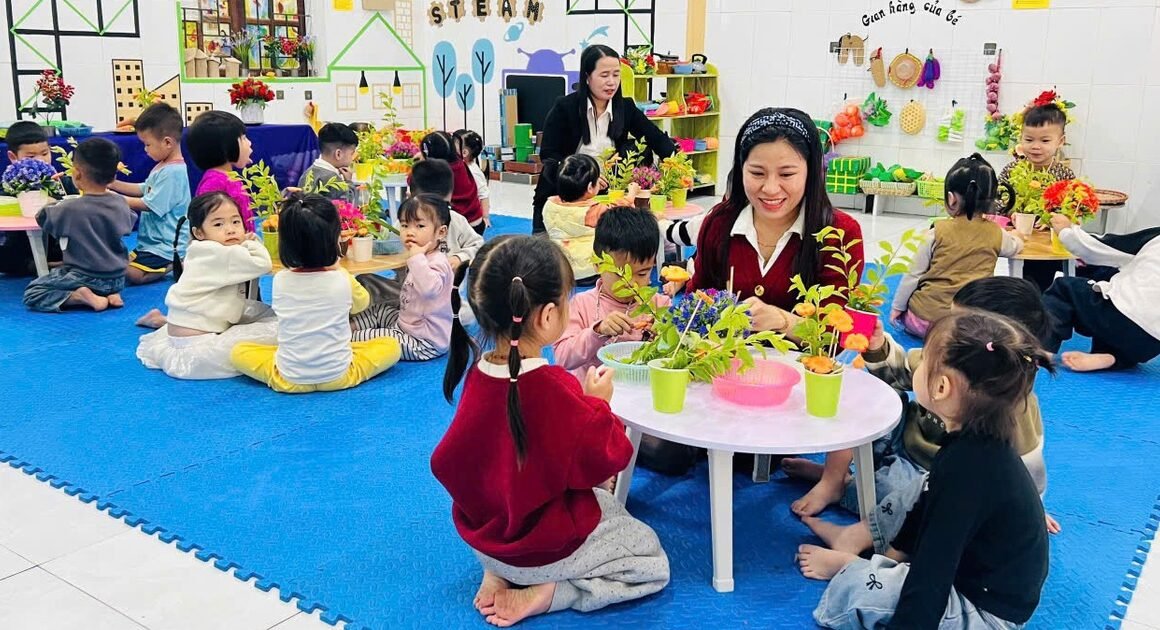 NGHỆ AN: HÀNG TRĂM GIÁO VIÊN CHỜ ĐỢI “CHUYỂN HẠNG” HÀNG NĂM, TỪNG GÓI ĐAU CHƯA CÓ LỜI GIẢI!