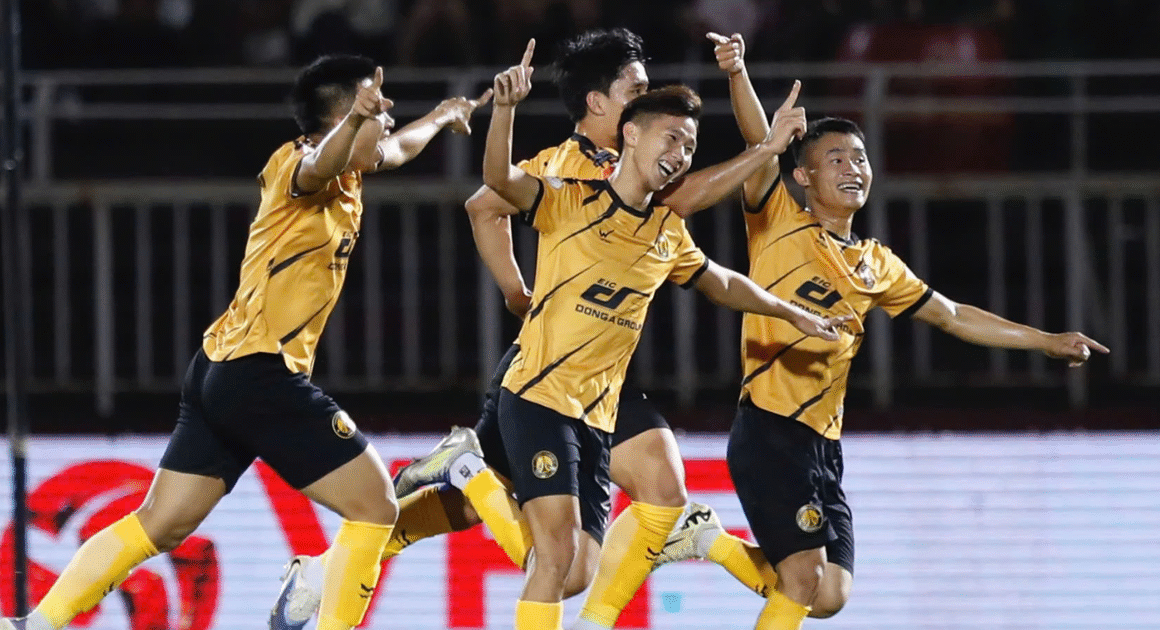 CLB THANH HÓA MỌC LẠI TRÊN SÂN CHUYỂN NHƯỢNG SAU KHI FIFA GỠ BỎ ÁN CẤM ĐĂNG KÝ CẦU THỦ MỚI!