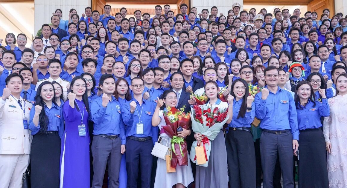 KHÁM PHÁ KHÔNG KHÍ ĐỘC ĐẠO VÀ GÂY HỨNG THÚ CỦA BUỔI GẶP GỠ ĐẶC BIỆT GIỮA THỦ TƯỚNG VÀ NHỮNG GƯƠNG MẶT TRẺ TIÊU BIỂU NĂM 2026!