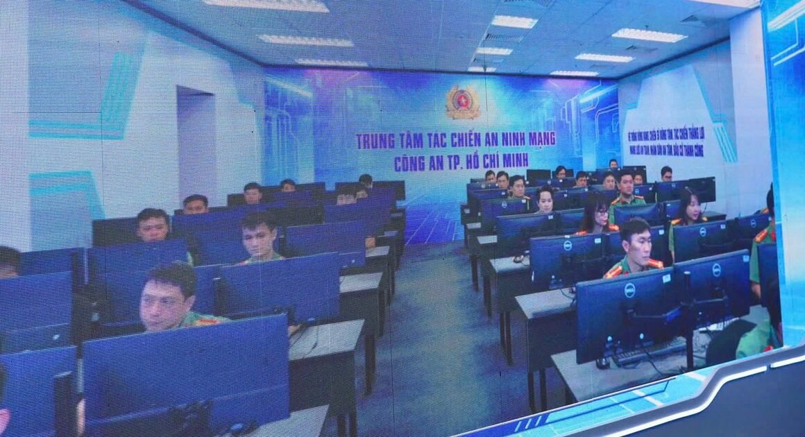 KHÁM PHÁ TRUNG TÂM TÁC CHIẾN MẠNG CỦA CÔNG AN TP.HCM: BỨC PHÁ VẬT CẢN TRONG VẬN ĐỘNG BẦU CỬ AN TOÀN!