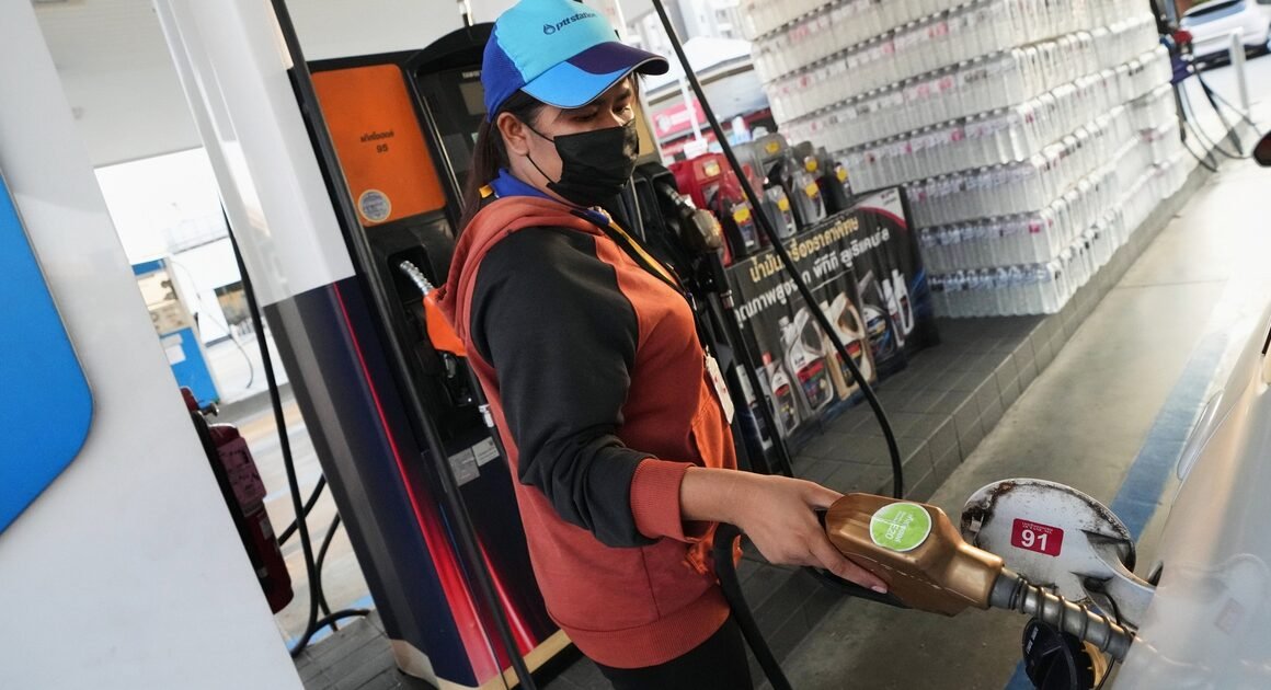 GIÁ XĂNG DẦU TĂNG CAO, THÁI LAN ĐẨY MẠNH CHỈ THỊ LÀM VIỆC TỪ XA VÀ TIẾT KIỆM NĂNG LƯỢNG!