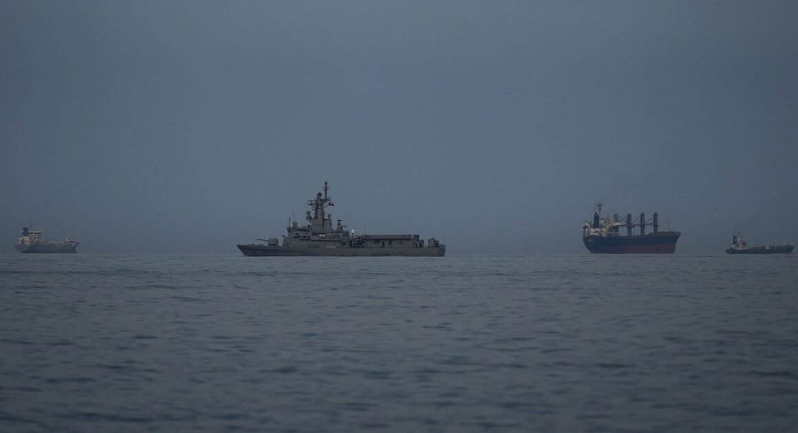 DẦU VÀNG Ở VÙNG VỊNH GIẢM MÂY, XUNG ĐỘT NGUY CƠ BÙNG PHÁT!