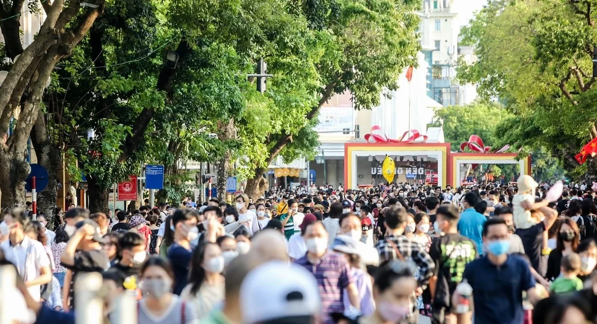 SAU KỲ NGHỈ TẾT, CÁN BỘ, CÔNG CHỨC SẼ ĐƯỢC ĐÓN NHẬN 3 KỲ NGHỈ LỚN LIÊN TIẾP!