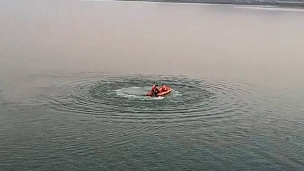 NGHI PHẠM KHÔNG NGỜ TỚI, NGHỊCH CẢNH SÁT BIẾT ĐƯỢC CHUYỆN GÌ SAU KHI TỰ MUA BÁN CHIẾC XE MÁY RỒI NGHI NGỜ KHIẾN ĐIỀU TRA MỞ RA MỐI PHẢN BỐI CHO VỤ ÁN GIẬN DỮ