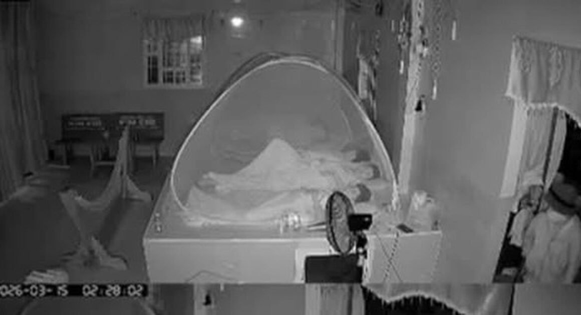 KHI TỈNH DẬY, NGƯỜI NHÀ CHÚ RỂ PHÁT HIỆN ĐIỆN THOẠI VÀ TIỀN MƯNG CƯỚI BỊ MẤT TỪ KHÔNG CHÌA!