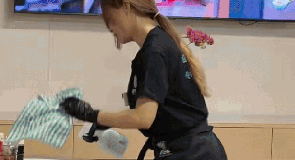 NGƯỜI ĐẸP BỎ CHẠY SÂU VÀO THỊ TRẤN NHỎ MỞ TIỆM HOÀNH THÁNH BÌNH DÂN, GÂY SỐT GIỚI YÊU ẨM THỰC