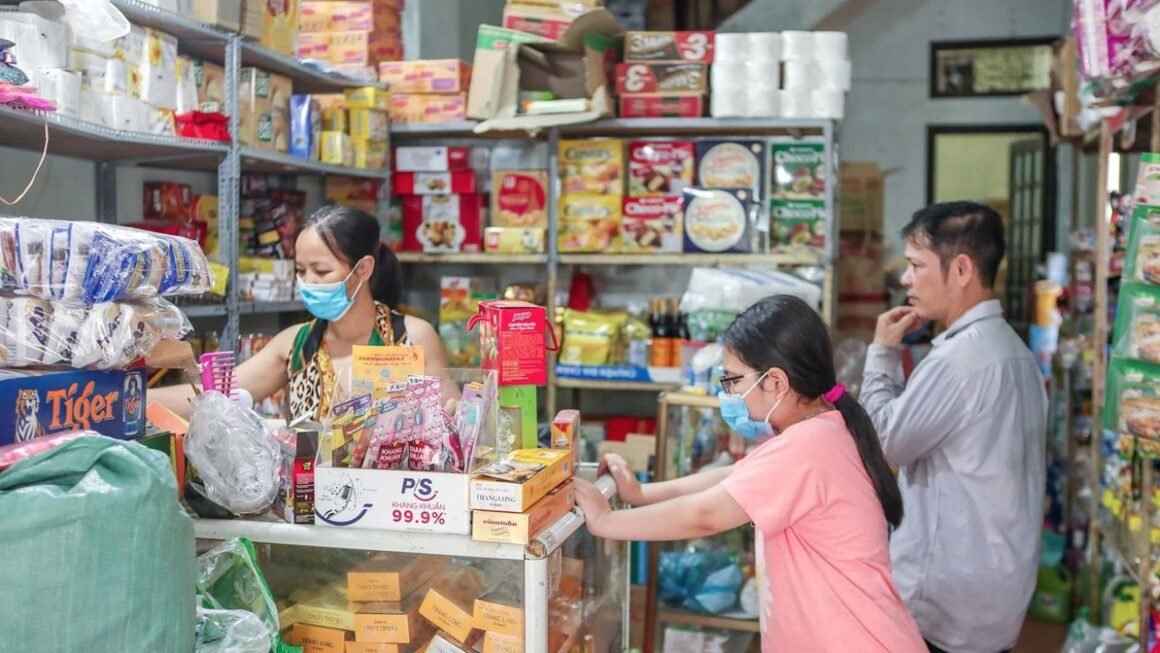 CƠ QUAN THUẾ ĐỀ XUẤT CHIẾN LƯỢC HOÁ ĐƠN ĐIỆN TỬ ĐẢM BẢO ĐA DẠNG NGÀNH HÀNG VÀ PHƯƠNG ÁN DỄ DÀNG CHO NGƯỜI BẦU CỬ, ĐẶC BIỆT NGƯỜI CAO TUỔI, HẠN CHẾ CÔNG NGHỆ