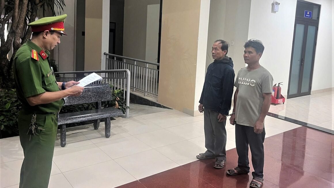 BỐN GÃ HÀNG XÓM Ở ĐÀ NẴNG LỢI DỤNG SỰ NON NỚT CỦA BÉ GÁI 13 TUỔI ĐỂ XÂM HẠI NHIỀU LẦN