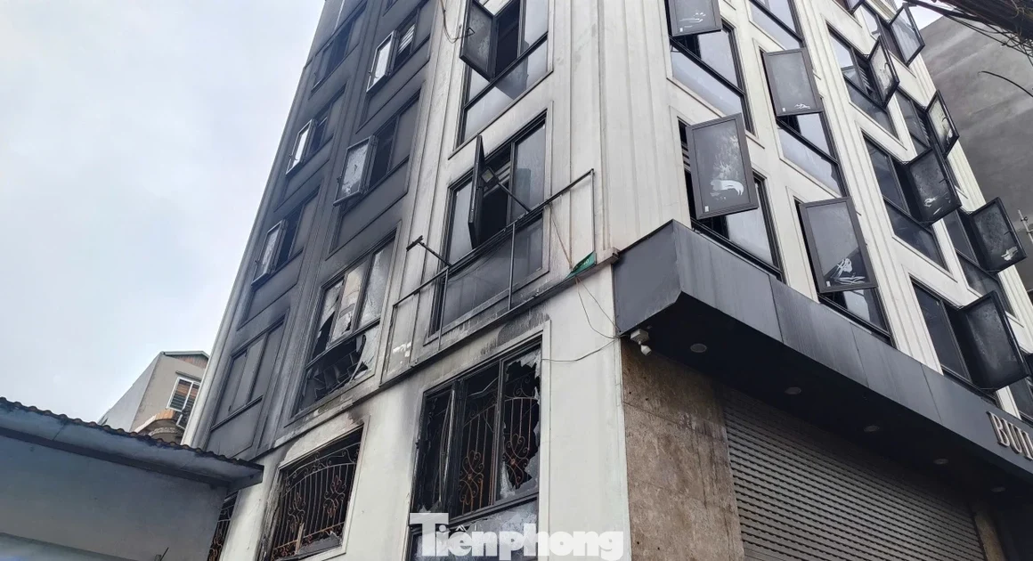 BỘI CẢNH CHÁY NỔI CỨU MỆNH: MỘT MẸ VÀ CON NHỎ CHOÁNG TRƯỚC KHÓI ĐEN GIĂM DÙM TRÊN TẦNG 6!