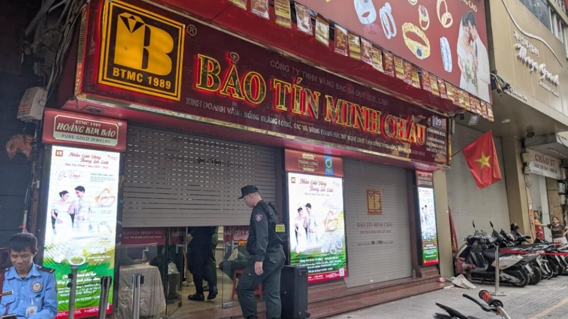 BẠO TÍN MINH CHÂU ĐỒNG LOẠT ĐÓNG CỬA GIỮA ĐÊM, DÙNG MẠNG XÃ HỘI RÂM RỘ!