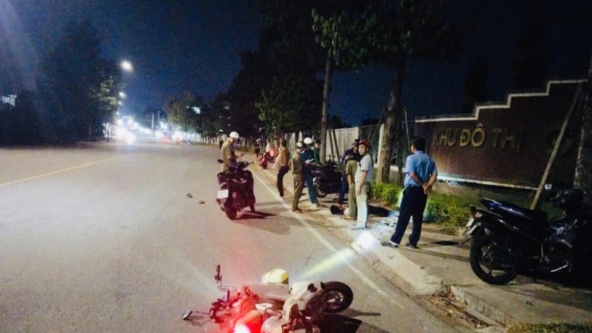 MỘT NGÀY ĐI LÀM THƯỜNG NHƯ MỌI NGÀY, NAM CÔNG NHÂN BẤT NGỜ BỊ NHÓM NGƯỜI CHẶN ĐƯỜNG VÀ HÀNH HUNG, GÂY CHO ANH TỬ VONG TRONG TINH THẦN BẤT NGỜ.