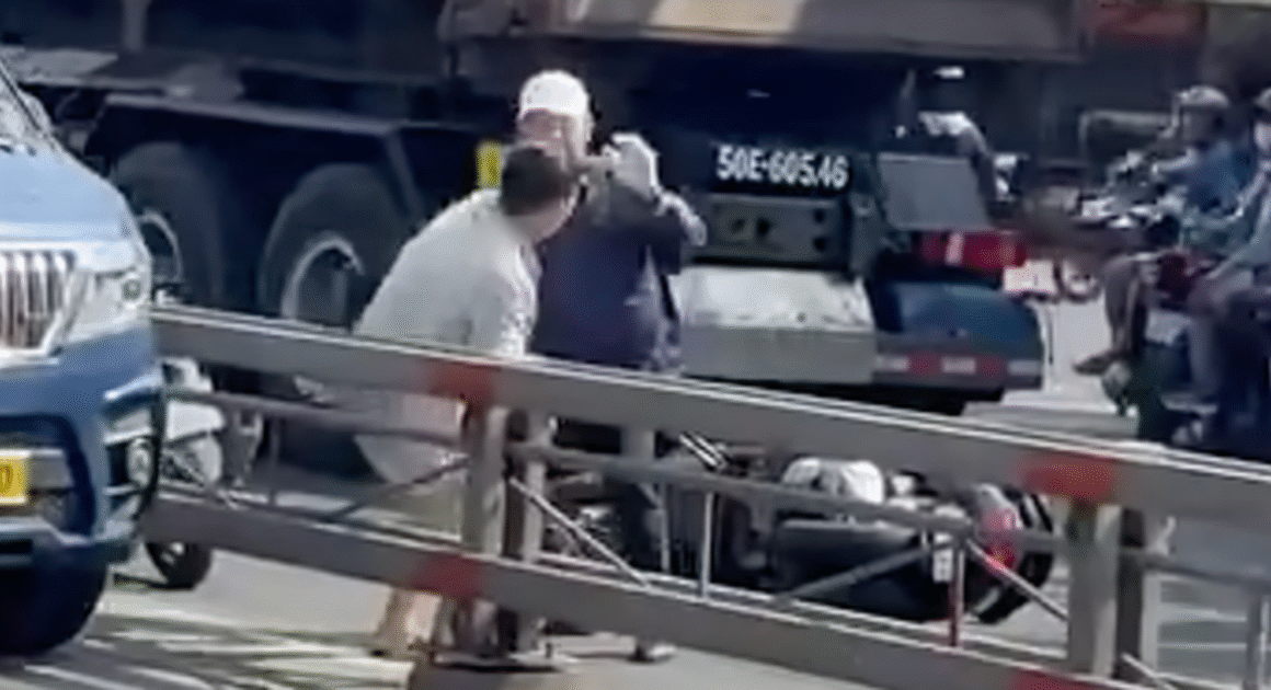 QUAN SÁT GẦN, AI CŨNG XEM THẤY, NHƯNG AI LÀ NGƯỜI VƯỢT GIỚI?