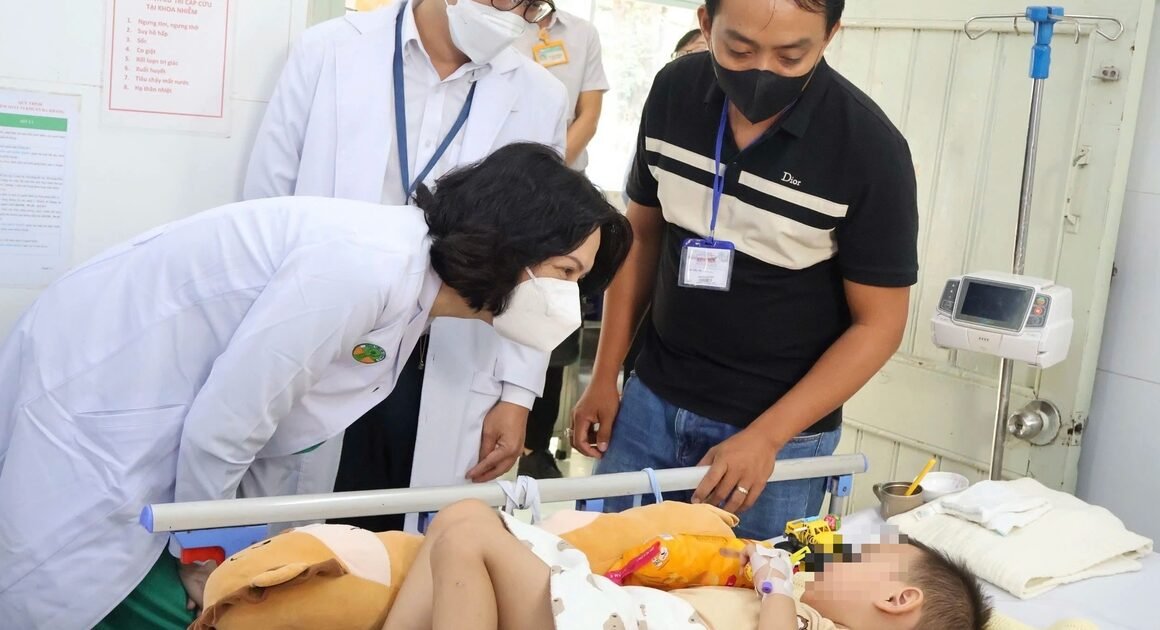 LÁTHƯỜNG KIỂM TRA ĐẶC BIỆT TẠI TP.HCM VỀ CÔNG TÁC PHÒNG CHỐNG DỊCH BỆNH TAY CHÂN MIỆNG ĐANG GÂY CHÚ Ý!