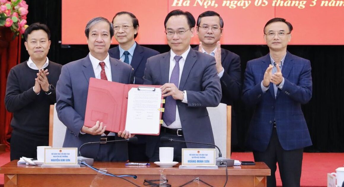 HỘI NGHỊ BÀN GIAO NHIỆM VỤ BỘ TRƯỞNG BỘ GD-ĐT DIỄN RA NHANH CHÓNG VÀ BẤT NGỜ!