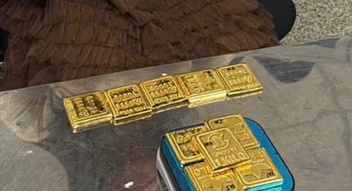 KHÁM PHÁ ĐƯỜNG DẪN VÀNG LẬU TỪ ĐÀI LOAN VÀO VIỆT NAM, NỖI ĐỒNG GIÁ 12,3 KG CHƯA KHAI BÁO!