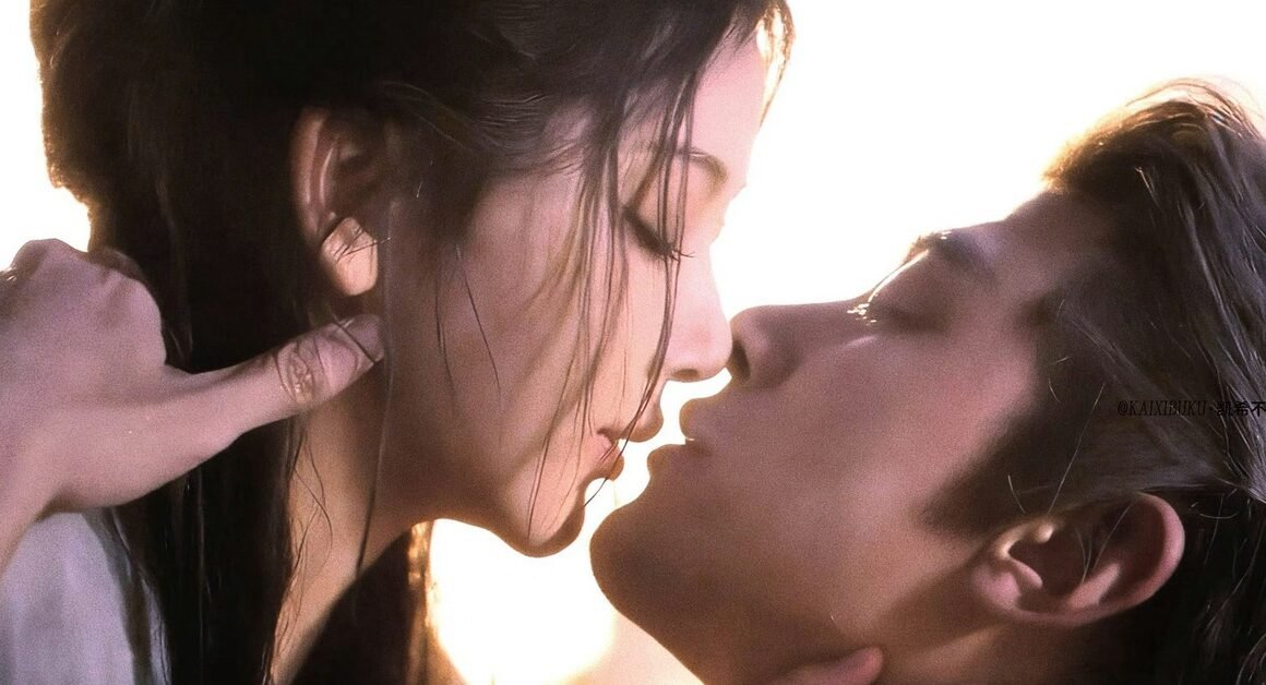 KHÓAI NGHỊ KHÁN GIẢ VỚI CẢNH TÌNH TỨ NÓNG BỎNG CỦA CẶP ĐÔI HOT NHẤT TRỤC NGỌC!