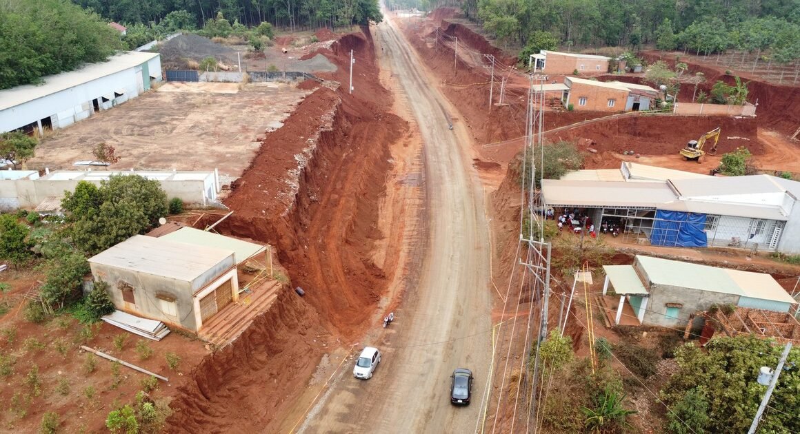 TIẾP CẬN GẦN BẠN, CHỦ ĐẦU TƯ SẼ TIẾP XÚC VỚI NGƯỜI DÂN VÀ TRAO ĐỔI VỀ NHỮNG THẮC MẮC CHƯA GIẢI ĐÁP CỦA DỰ ÁN NÂNG CẤP ĐƯỜNG ĐT.753!