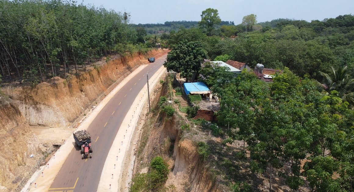 ĐỒNG NAI VẬT LỘN VỀ BẢO VỆ NHÀ DÂN TRƯỚC CẢNH CÁY ĐẦU ĐỘC ĐẮP CÙNG CAO TỐC NGHÌN MÉT VỤT QUA!