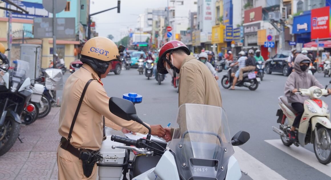 BÃI BỎ NGHỊ ĐỊNH 100/2019, CÓ NGHĨA LÀ GÌ VẪN XỬ PHẠT GIAO THÔNG NHƯ THƯỜNG?