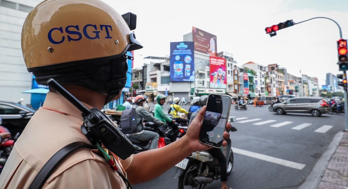 BẮT ĐẦU TỪ NGÀY MAI, CÁC BẠN CÓ THỂ PHẢN ÁNH NHỮNG HÀNH VI GÂY NGUY HIỂM TRÊN ĐƯỜNG PHÁP LUẬT QUA VNeID!