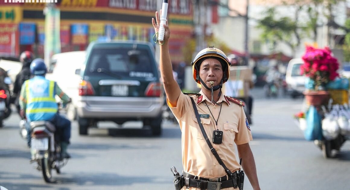 TẠI SAO CÁC TUYẾN ĐƯỜNG QUỐC LỘ 22 CŨ GỒM PHAN VĂN KHẢI VÀ LÊ QUANG ĐẠO ĐANG BỊ GIỚI HẠN TỐC ĐỘ MÁY MÓC CHỈ 50 KM/GIỜ?