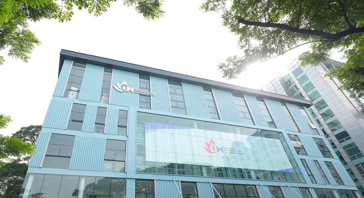 ĐH TPHCM DỰ KIẾN KÉO DÀI KỲ NGHỈ TẾT NGUYÊN ĐÁN 2027 HƠN HAI TUẦN, AI SẼ ĐƯỢC NƯỚC RÚT TRONG KỲ NGHỈ NÀY?