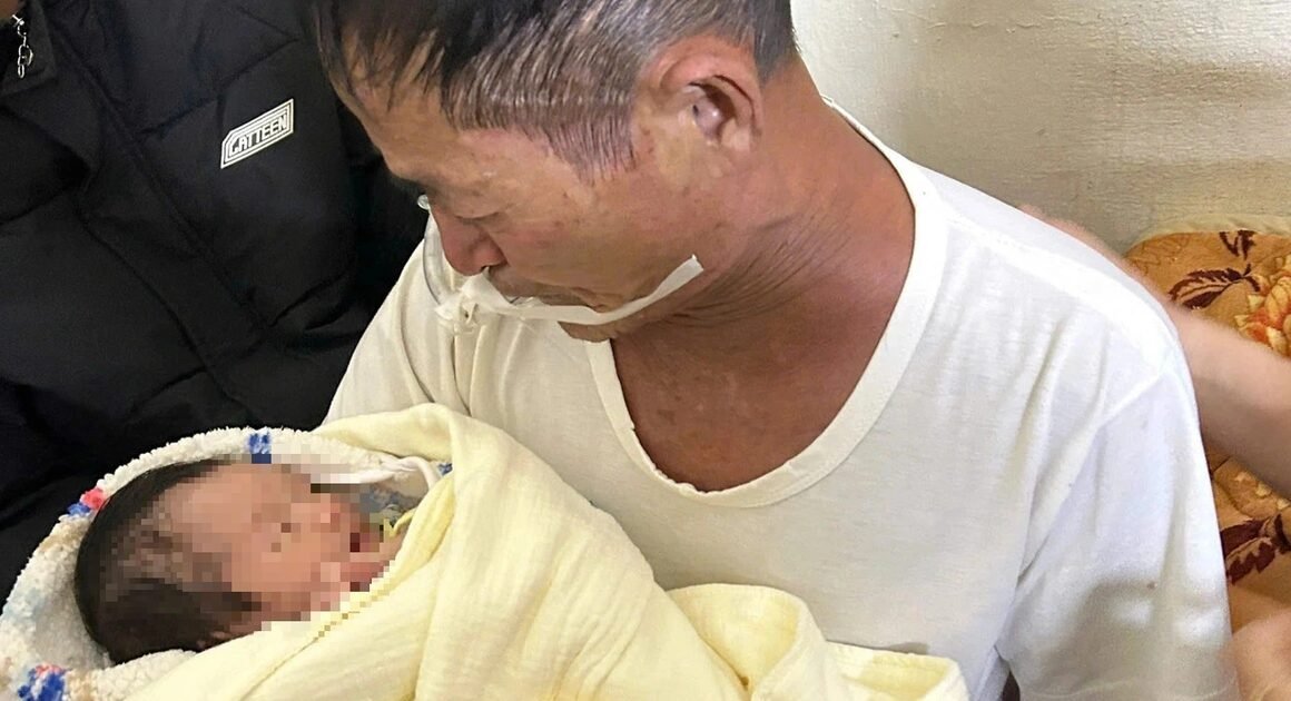 Một cảnh cuối đầy cảm xúc khiến hàng nghìn người không thể quên: LẦN CUỐI ÔNG NỘI GỒN GỊN TÌNH THÂN VỪA ĐIỀU KHỎE, VỪA CÙNG CHÁU NẶNG TRỌNG!