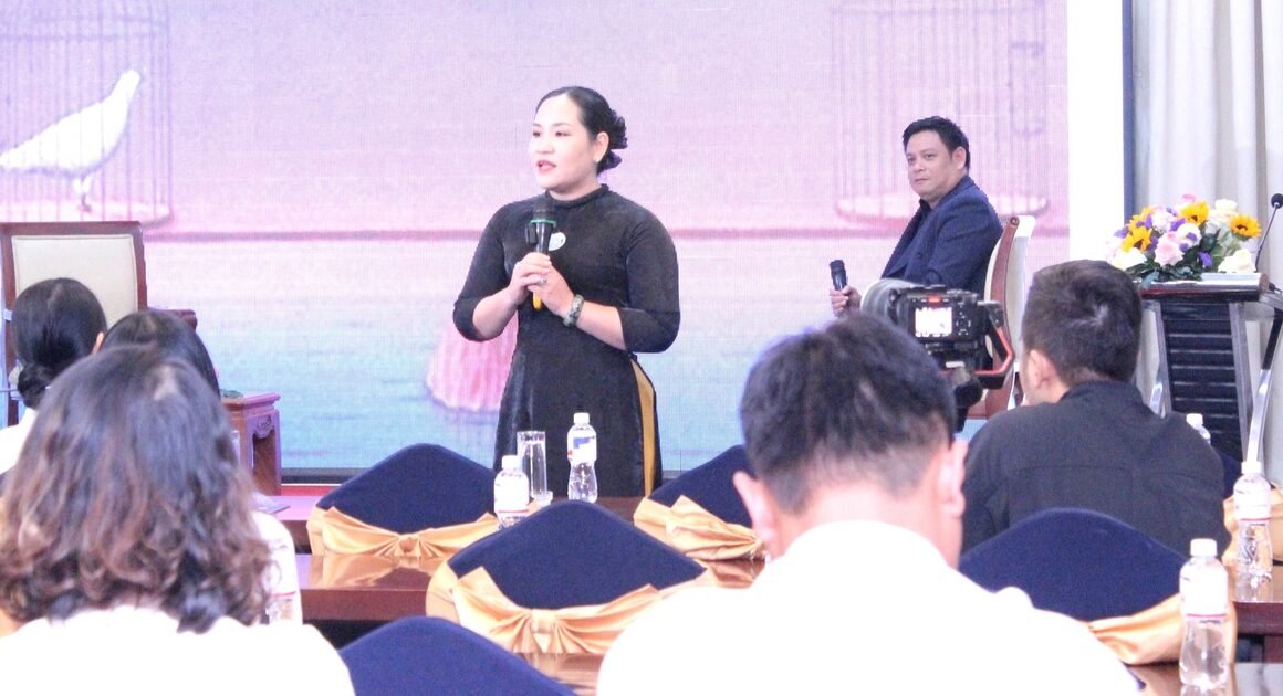 NGHỀ NGHIỆP CHA MẸ CÓ THẬT SỰ HẠNH PHÚC, HOẶC CHỈ LÀ GÌ ĐÓ MÀ VẤN NẠN?