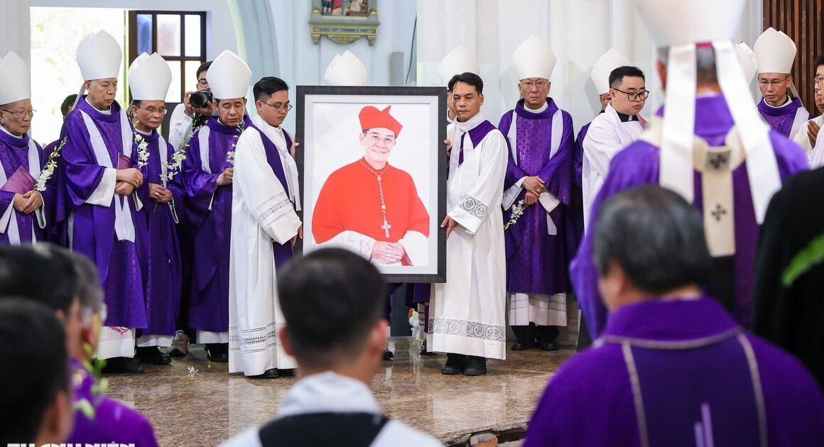 ĐỨC HỒNG Y GIOAN BAOTIXITA PHẠM MINH MẪN KỶ NIỆM CUỐI CÙNG TẠI NHÀ NGUYỆN ĐẠI CHỦNG VIỆN THÁNH GIUSE SÀI GÒN!